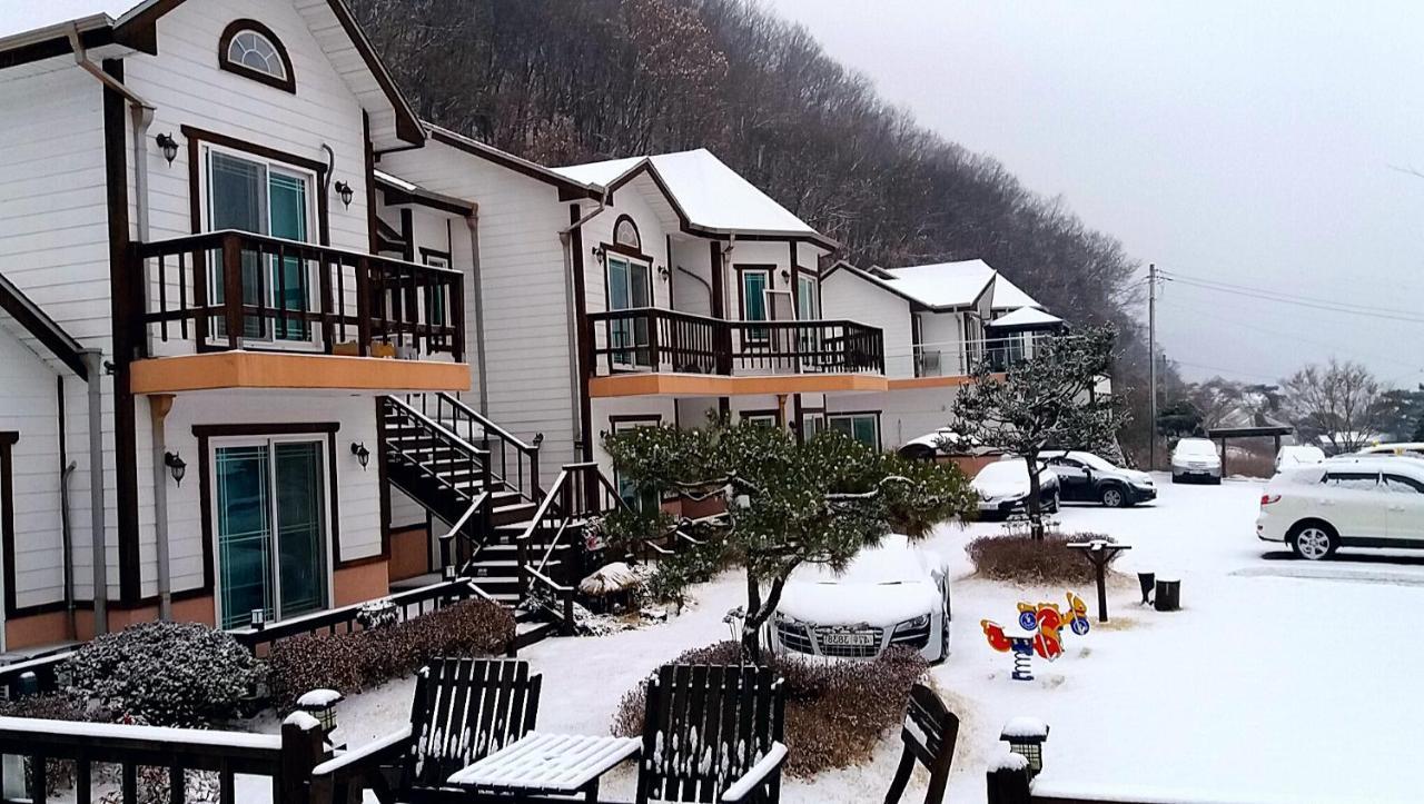 Forest Of Color Pension Hongcheon Esterno foto