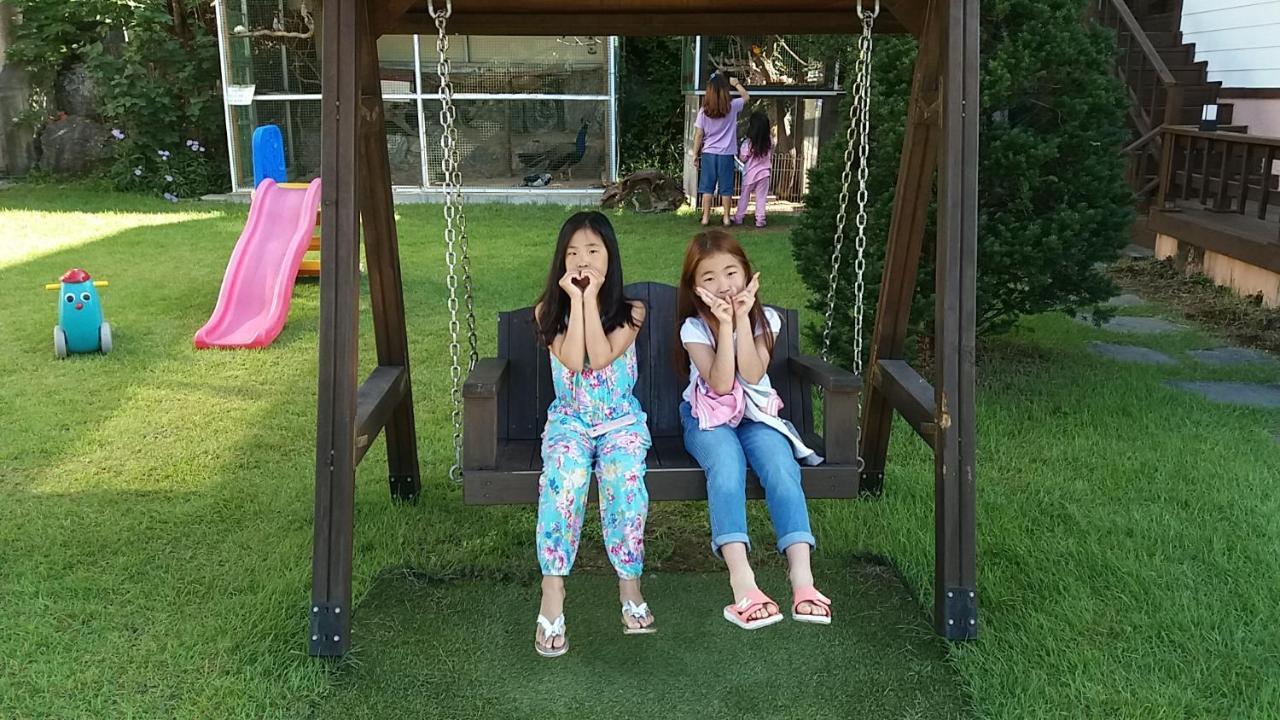 Forest Of Color Pension Hongcheon Esterno foto